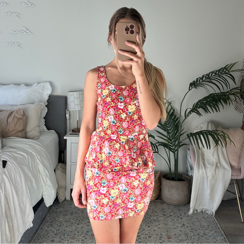 Dress - Picture 3 of 4